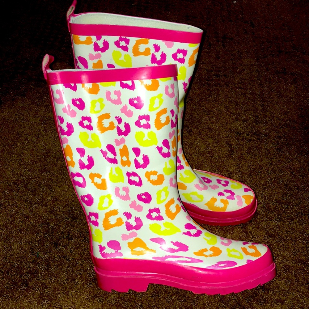 Cheetah rain boots Women size 7 -8 rain boots pink, orange, yellow, white…